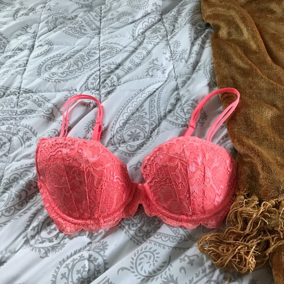 PINK Victoria's Secret Other - PINK Victoria’s Secret bra 32B
